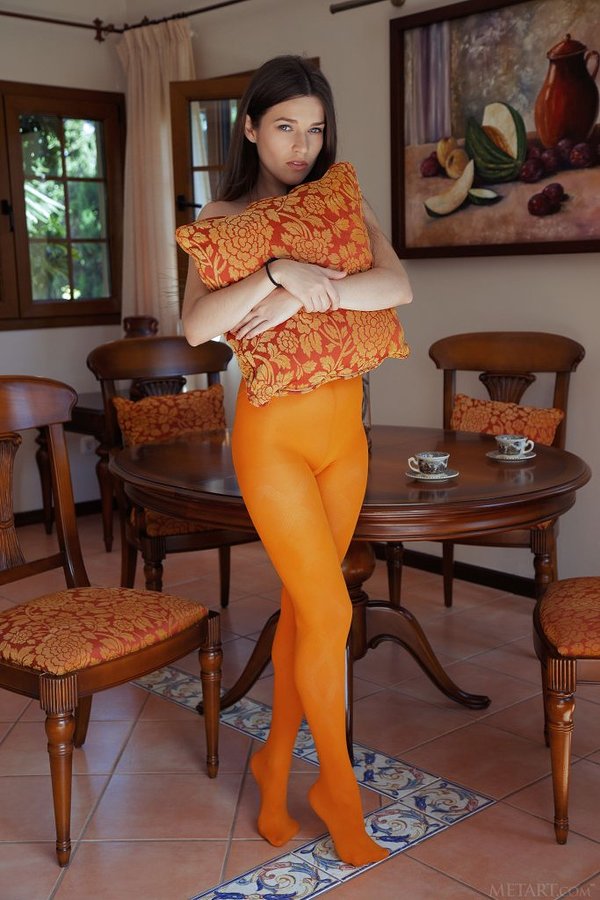 Елена, 20 лет, 1 размер груди